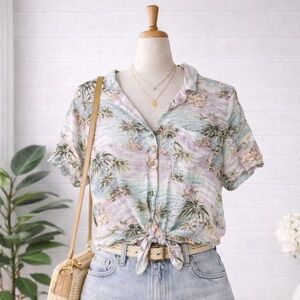 🎅 3/$15 SALE American Eagle Tropical Print Button Down Shirt Tie Front S